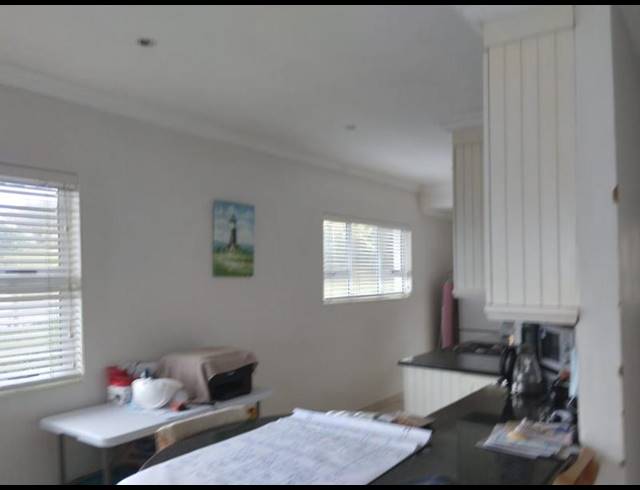 2 BEDROOM APARTMENT FOR SALE IN MELVILLE
